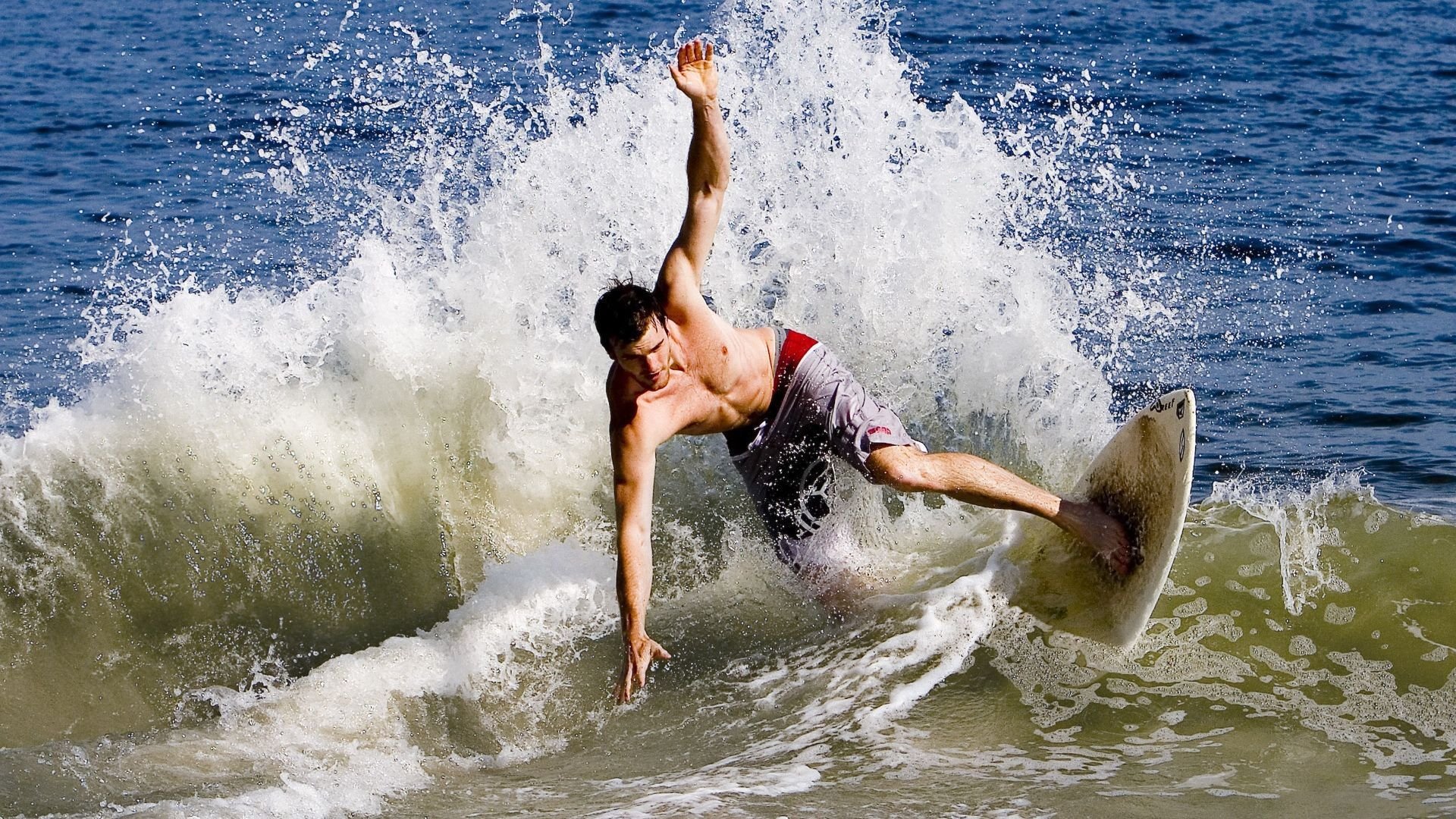 kaiyun-亚琛狼队展现出色发挥，力克强敌取得胜利，亚琛官网